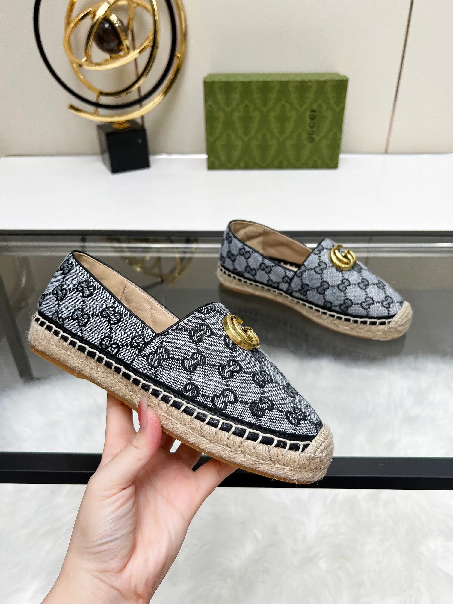 👟👟Ex-factory price 380👟👟 2024 new color early spring Gucci 🗽🗽Gucci classic logo logo canvas fisherman shoes, espadrilles made of double G imported fabric. The color of the brand's double G letter cross-woven pattern will be reinterpreted every season, and the charm of the collection elements will be interpreted through more fresh and eye-catching materials and designs. •Pink, dozens of colors, choose as you like, choose as you like •Women’s style •Number of sizes 35-42
